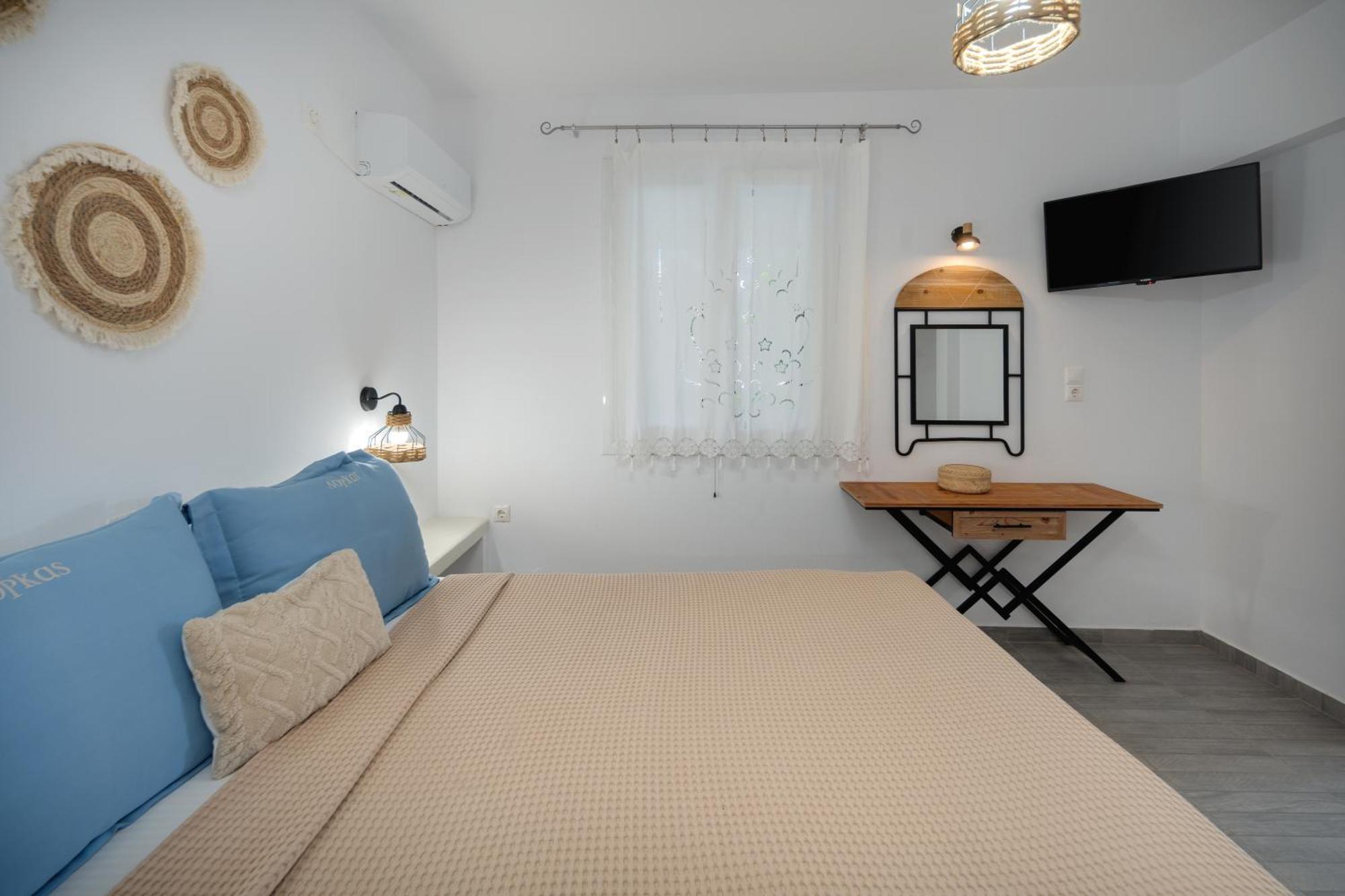 Livadakia Dorkas Luxury Rooms&Apartments מראה חיצוני תמונה